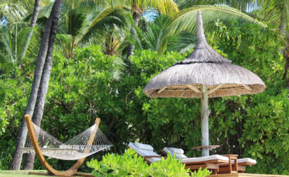Pied de parasol balinais : le raffinement haut de gamme pour votre terrasse !