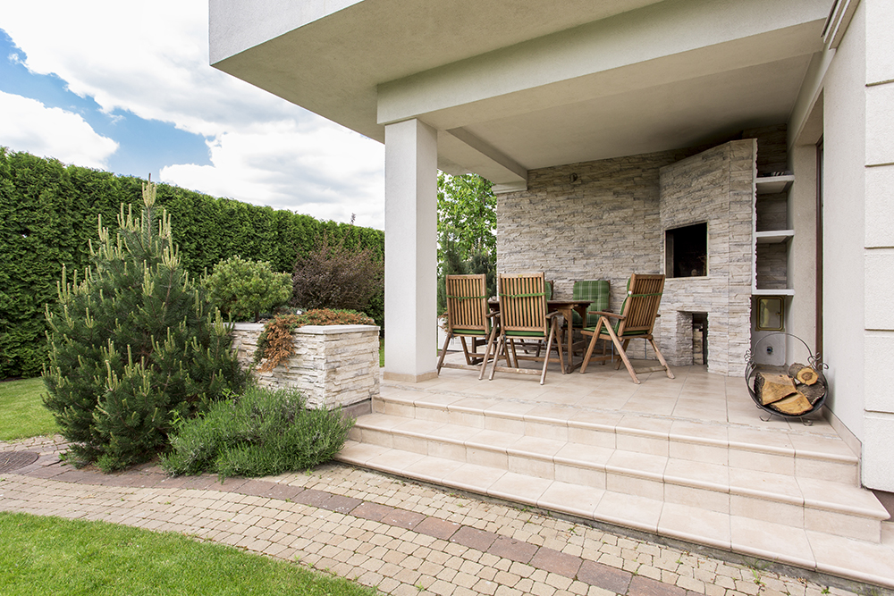 4 raisons de choisir la pierre naturelle pour votre terrasse